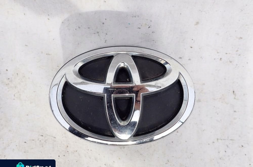 TOYOTA HIACE V 5 04-19 ZNACZEK EMBLEMAT LOGO