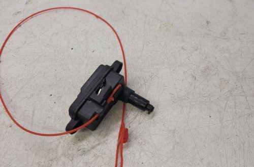 SIŁOWNIK KLAPKI PALIWA AUDI A4 A5 A6 Q5 4L0862153D