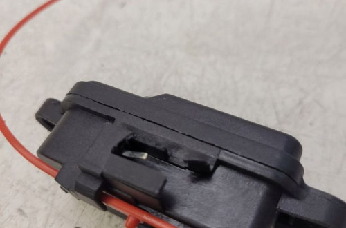 SIŁOWNIK KLAPKI PALIWA AUDI A4 A5 A6 Q5 4L0862153D