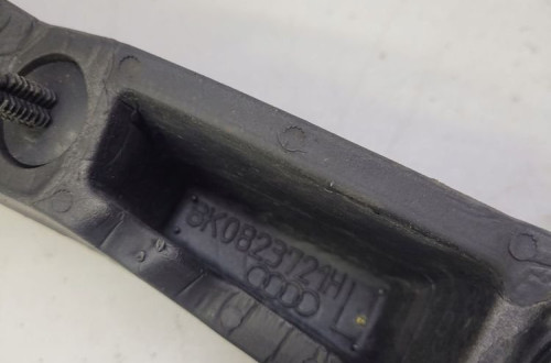 WYGŁUSZENIE BŁOTNIKA PIANKA AUDI A4 B8 8K0823721H
