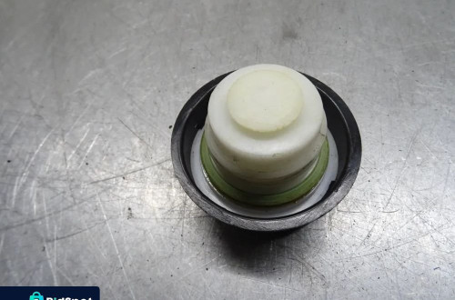 OPEL ASTRA III H KOMBI 2.0T KOREK WLEWU PALIWA