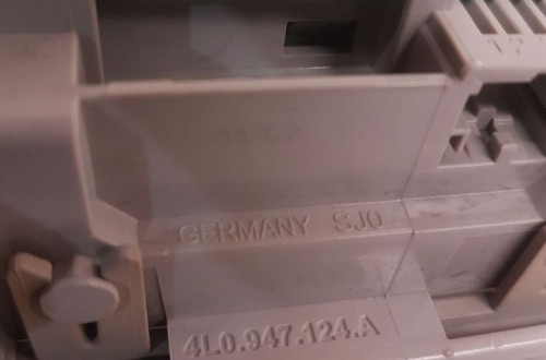 OŚWIETLENIE KABINY AUDI A6 C6 KOMBI 4L0947124A