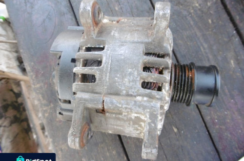 Alternator AUDI GOLF VI 1,0TSI 04C903021A