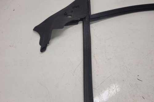 USZCZELKA DRZWI PRAWY PRZÓD AUDI A5 8T 8T8837480