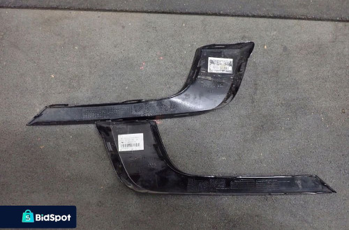 Listwa kratka zderzaka prawy przód VW GOLF VII GTE E-GOLF 5GE853666