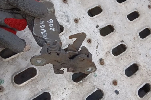 peugeot 307 307sw zamek maski przod przedni