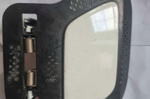 MERCEDES A-KLASA W176 - ZAŚLEPKA SPRYSKIWACZA PRAWA I LEWA A1768851056