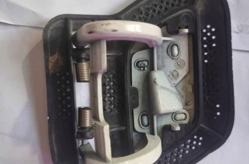 MERCEDES A-KLASA W176 - ZAŚLEPKA SPRYSKIWACZA PRAWA I LEWA A1768851056