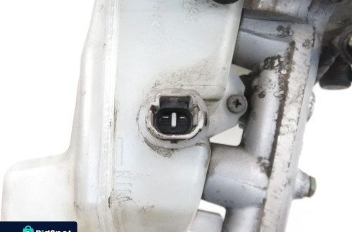 SERWO TOYOTA RAV 4 II 2.0 D-4D  13101011260