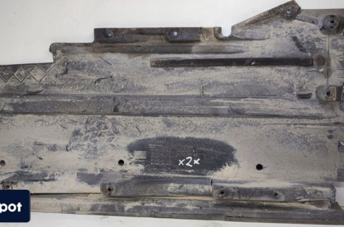 OSŁONA PŁYTA PODWOZIA LEWA AUDI A5 8T8825207B *2*