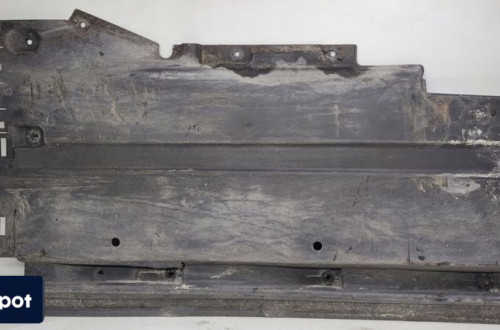 OSŁONA PŁYTA PODWOZIA LEWA AUDI A5 8T8825207B *2*