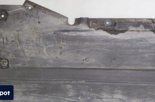 OSŁONA PŁYTA PODWOZIA LEWA AUDI A5 8T8825207B *2*