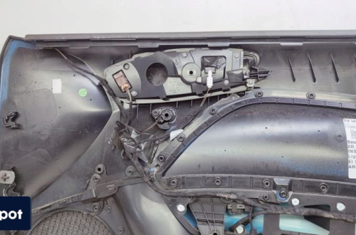 BOCZEK DRZWI LEWY PRZÓD AUDI A1 3-DRZWI 8X1867105A