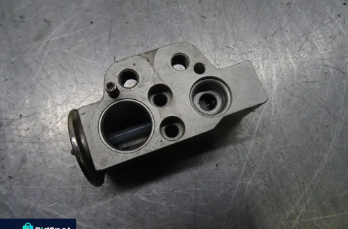 SKODA FABIA I LIFT 1.4B 75KM ZAWÓR ROZPRĘŻNY KLIMATYZACJI 52268990