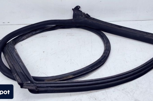 USZCZELKA DRZWI LEWY TYŁ AUDI A5 8T 8T8833707