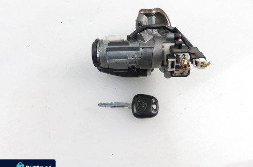 STACYJKA TOYOTA YARIS I (P1) 897830D010 450200D01