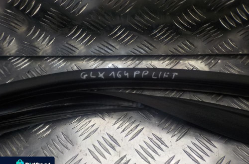 MERCEDES GL I X164 USZCZELKA DRZWI PRAWY PRZÓD