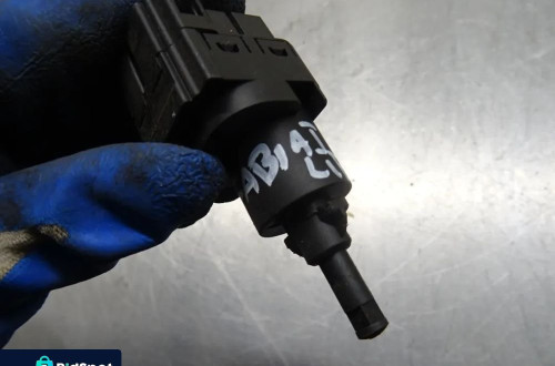 SKODA FABIA I LIFT 1.4B 75KM CZUJNIK ŚWIATEŁ 103650