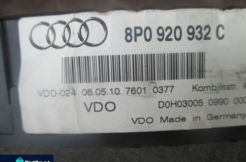 licznik zegar Audi A3 8P 2.0 8P0920932C