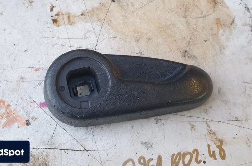 toyota yaris ii uchwyt raczka regulacji fotela lewa lewy przód