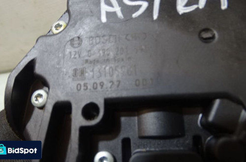 SILNICZEK WYCIERACZKI TYLNEJ OPEL ASTRA H 1.9CDTI 13105981