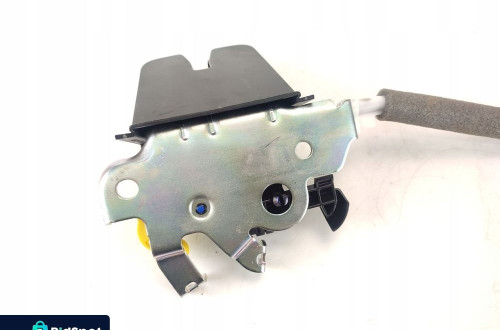 DOCIĄG KLAPY BAGAŻNIKA SKODA KAROQ LIFT (2022-) 5TA827887C 4 PIN