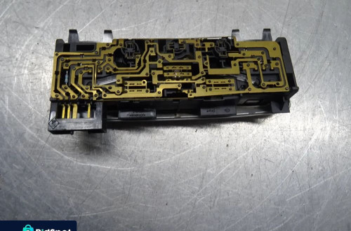 RENAULT VEL SATIS LIFT LAMPKA PODSUFITKI 8200379368