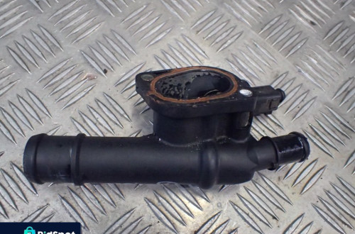 KRÓCIEC WODY OBUDOWA TERMOSTATU VW 1,9 TDI BLS 03G121132B RADOM