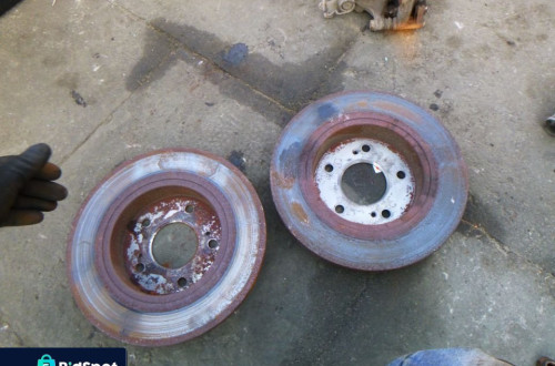 nissan maxima a33 tarcza tarcze hamulcowe tyl tylne tylnie