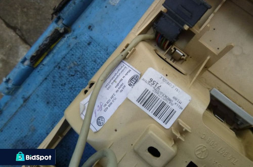 vw touareg lampka oswietlenia kabiny przod 7l6868143a 7l6951171a