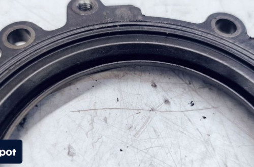 OBUDOWA USZCZELNIACZ WAŁU AUDI 1.9 2.0 045103173