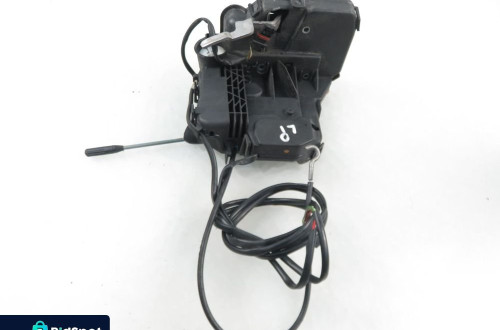 ZAMEK LEWY PRZEDNI MERCEDES wS203 2037200135038