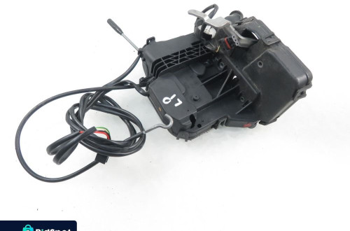 ZAMEK LEWY PRZEDNI MERCEDES wS203 2037200135038