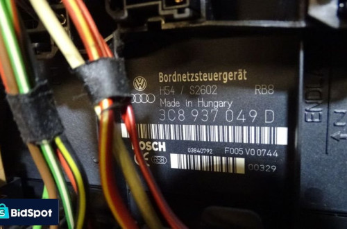 MODUŁ BORDNETZ VOLKSWAGEN TOURAN 1.9TDI 3C8937049D