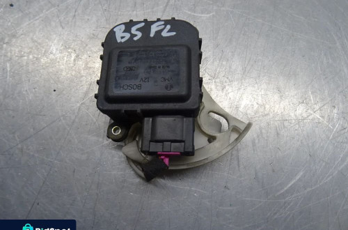 PASSAT B5 FL SEDAN 1.9TDI SILNICZEK NAGRZEWNICY 0132601148