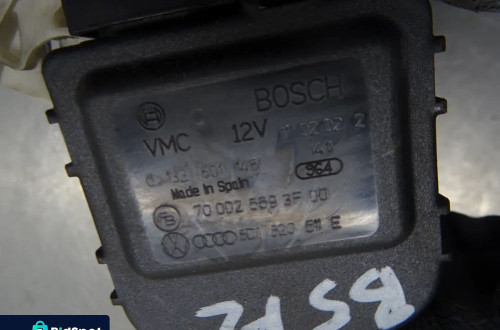 PASSAT B5 FL SEDAN 1.9TDI SILNICZEK NAGRZEWNICY 0132601148