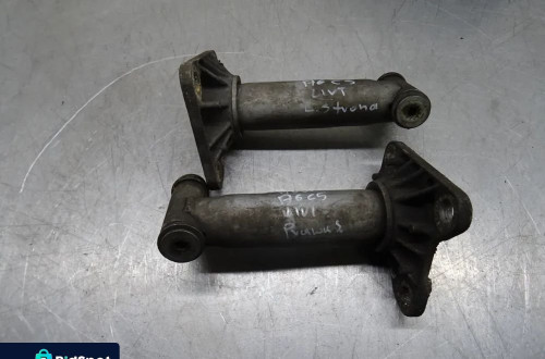 AUDI A6 C5 LIFT 01-04 3.0B ODBÓJ UCHWYT ZDERZAKA LEWY
