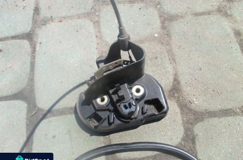 zamek drzwi Prawy tył VW Caddy 2K0843654G 0107Q042001