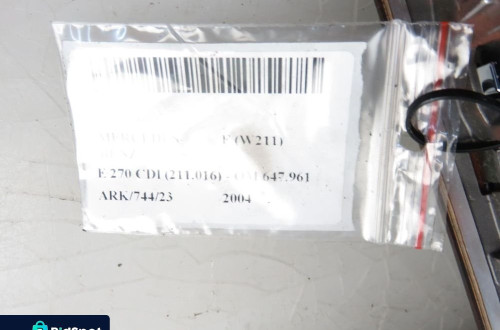 RAMKA LEWARKA MERCEDES W211 2112671110 2115420426