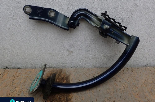 ZAWIAS LEWY VW PASSAT B7 SEDAN 3C5827301B LH5X