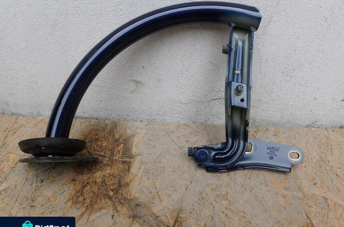 ZAWIAS PRAWY VW PASSAT B7 SEDAN 3C5827302B LH5X