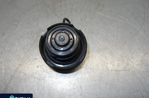 AUDI A6 C5 LIFT 01-04 3.0B KOREK WLEWU PALIWA