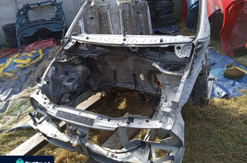 PAS PRZEDNI Z PODŁUŻNICAMI RENAULT SCENIC I LIFT CIETY NA KIELICHACH