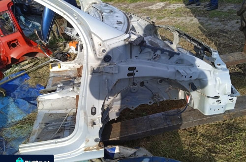 PAS PRZEDNI Z PODŁUŻNICAMI RENAULT SCENIC I LIFT CIETY NA KIELICHACH