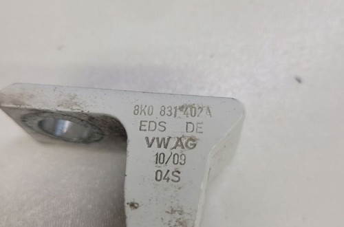 ZAWIAS DRZWI PRAWY AUDI A4 B8 A5 8T Q5 8K0831402A