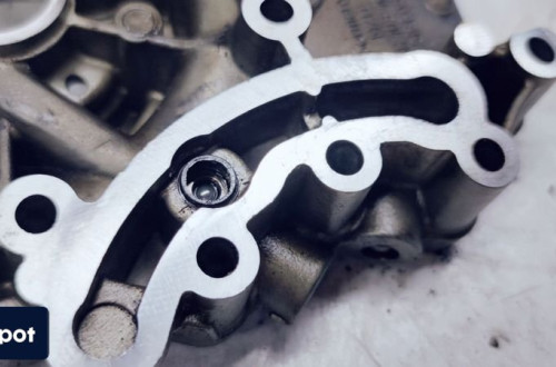 OSŁONA OBUDOWA WAŁKÓW AUDI A4 A5 TFSI 06H103166G