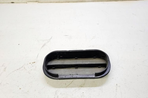 KRATKA POWIETRZA TYŁ AUDI A6 C8 6R0819465B