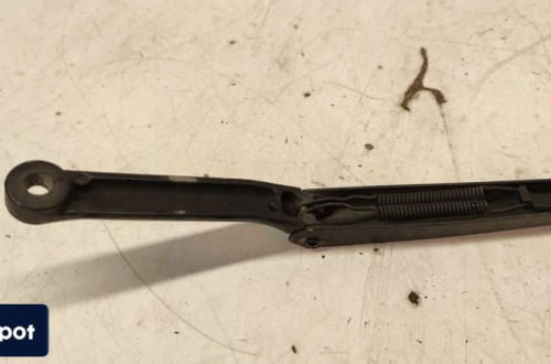RAMIĘ WYCIERACZKI LEWE AUDI A6 C5 4B1955407A