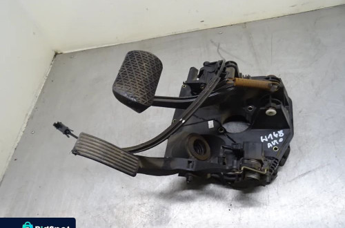 MERCEDES W168 LIFT 01-05 PEDAŁ PEDAŁY HAMULCA GAZU AUTOMAT A1682904001