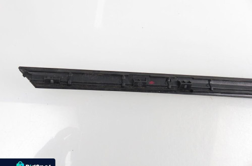LISTWA BŁOTNIKA LEWA HYUNDAI SONATA VI 877713S001